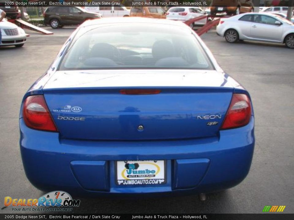 2005 Dodge Neon SXT Electric Blue Pearlcoat / Dark Slate Gray Photo #9