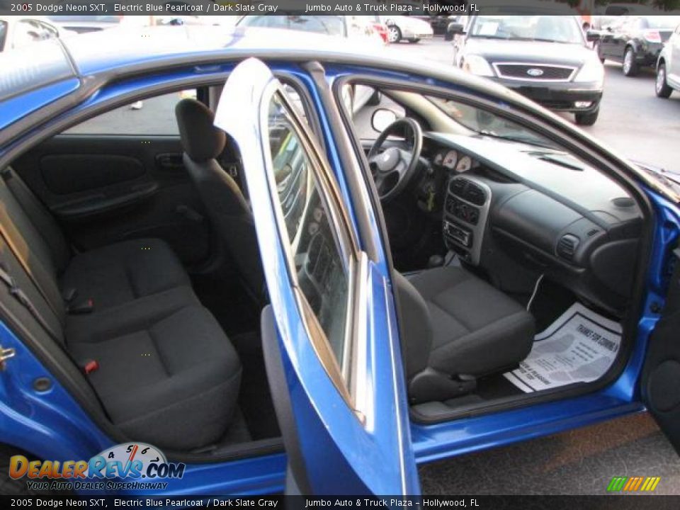 2005 Dodge Neon SXT Electric Blue Pearlcoat / Dark Slate Gray Photo #14