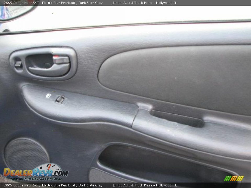 2005 Dodge Neon SXT Electric Blue Pearlcoat / Dark Slate Gray Photo #17