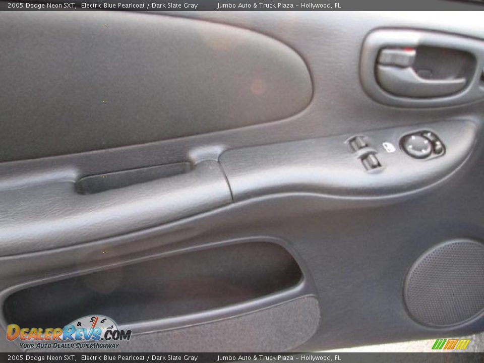 2005 Dodge Neon SXT Electric Blue Pearlcoat / Dark Slate Gray Photo #23