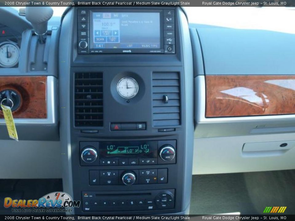 2008 Chrysler Town & Country Touring Brilliant Black Crystal Pearlcoat / Medium Slate Gray/Light Shale Photo #12