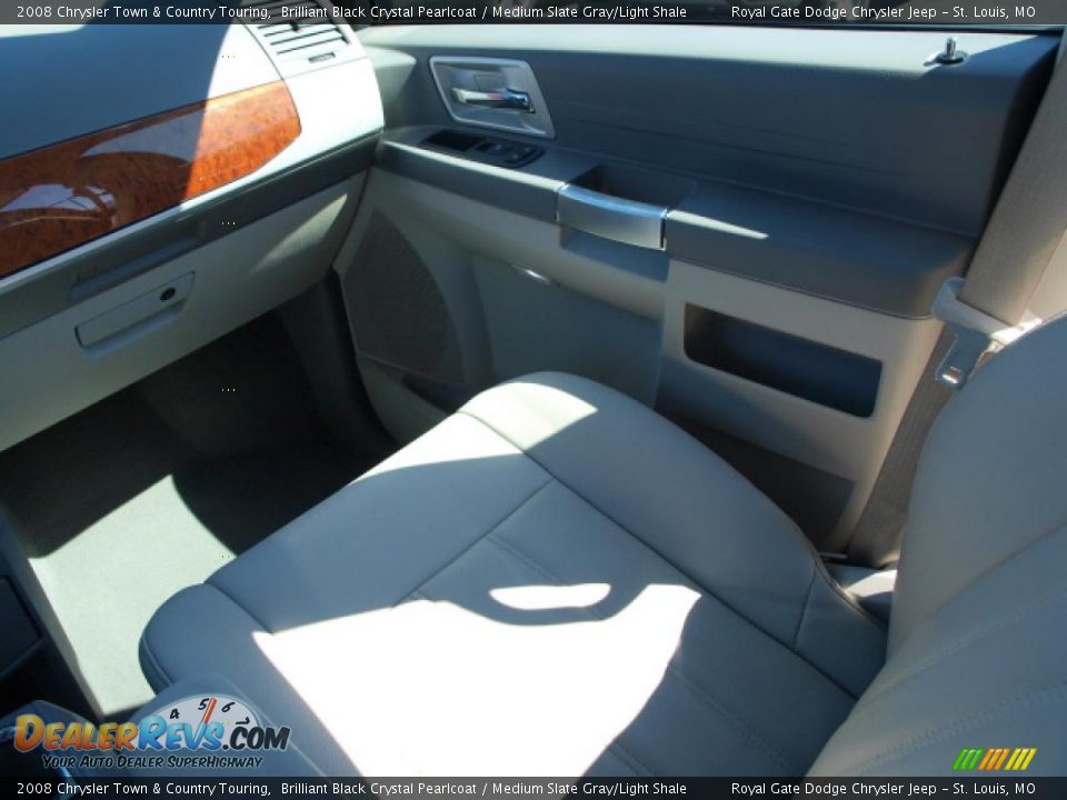 2008 Chrysler Town & Country Touring Brilliant Black Crystal Pearlcoat / Medium Slate Gray/Light Shale Photo #13