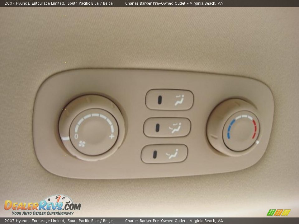 2007 Hyundai Entourage Limited South Pacific Blue / Beige Photo #14