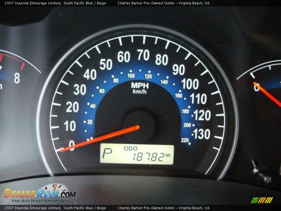 2007 Hyundai Entourage Limited South Pacific Blue / Beige Photo #16