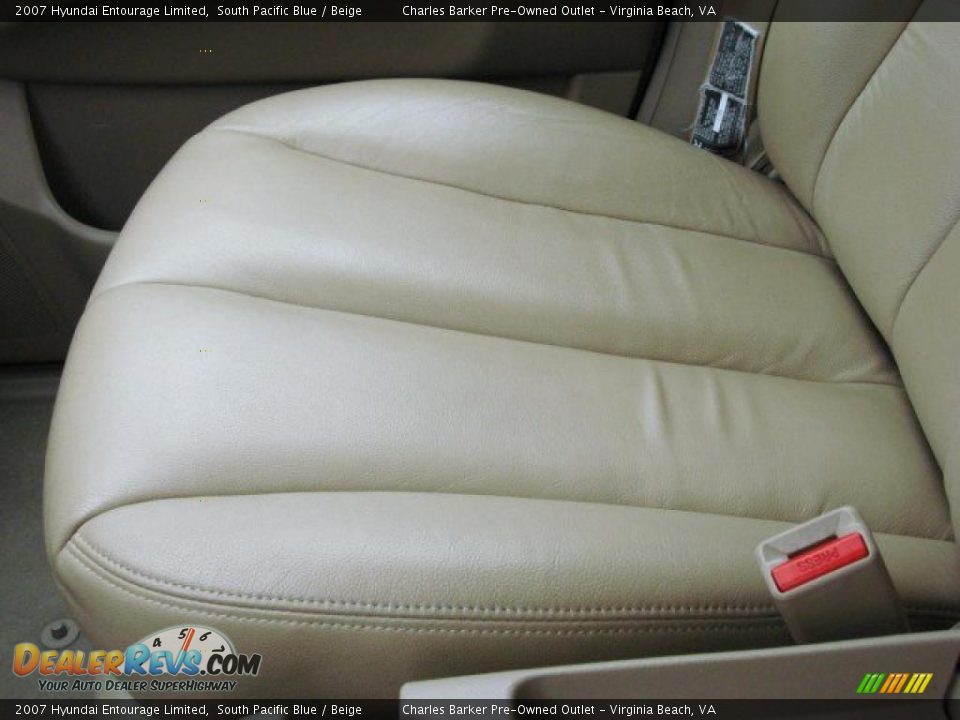 2007 Hyundai Entourage Limited South Pacific Blue / Beige Photo #19