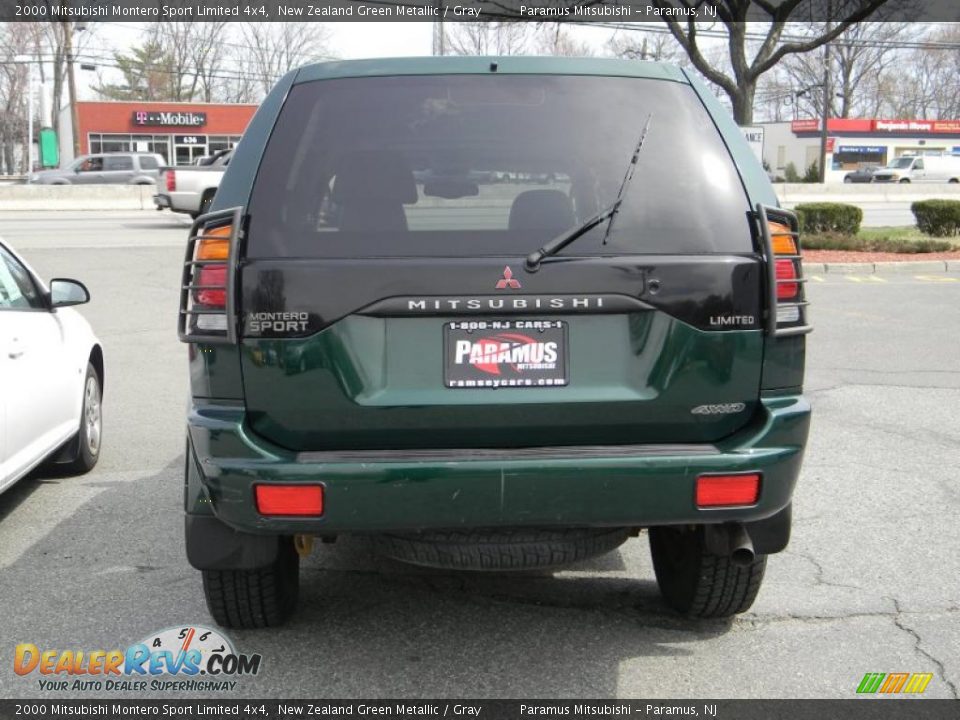 2000 Mitsubishi Montero Sport Limited 4x4 New Zealand Green Metallic / Gray Photo #6