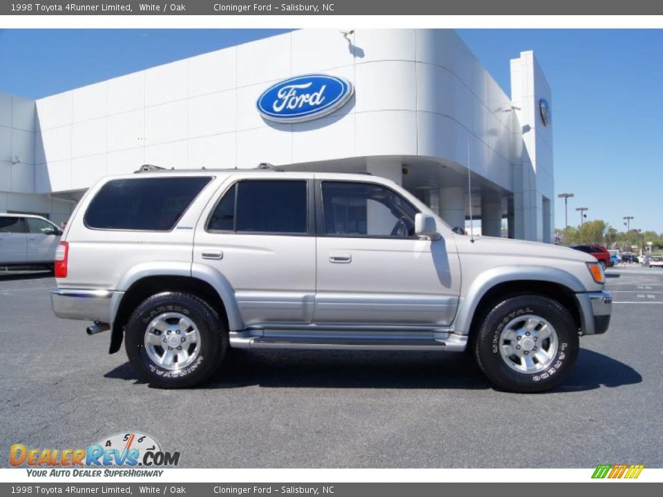 1998 Toyota 4Runner Limited White / Oak Photo #2