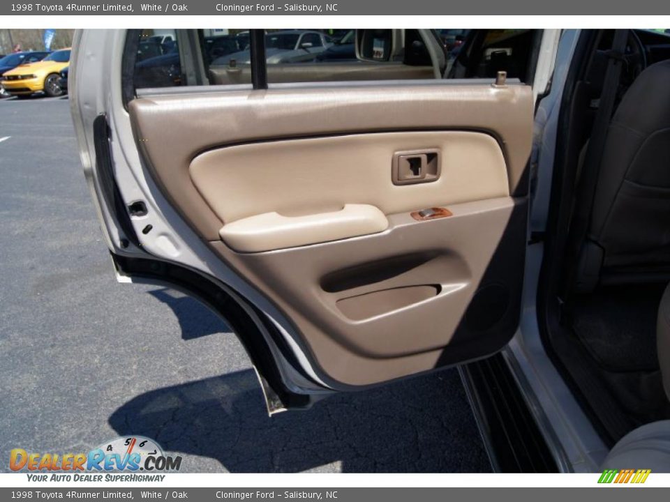 1998 Toyota 4Runner Limited White / Oak Photo #9
