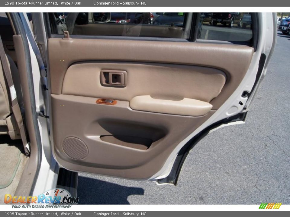 Door Panel of 1998 Toyota 4Runner Limited Photo #12