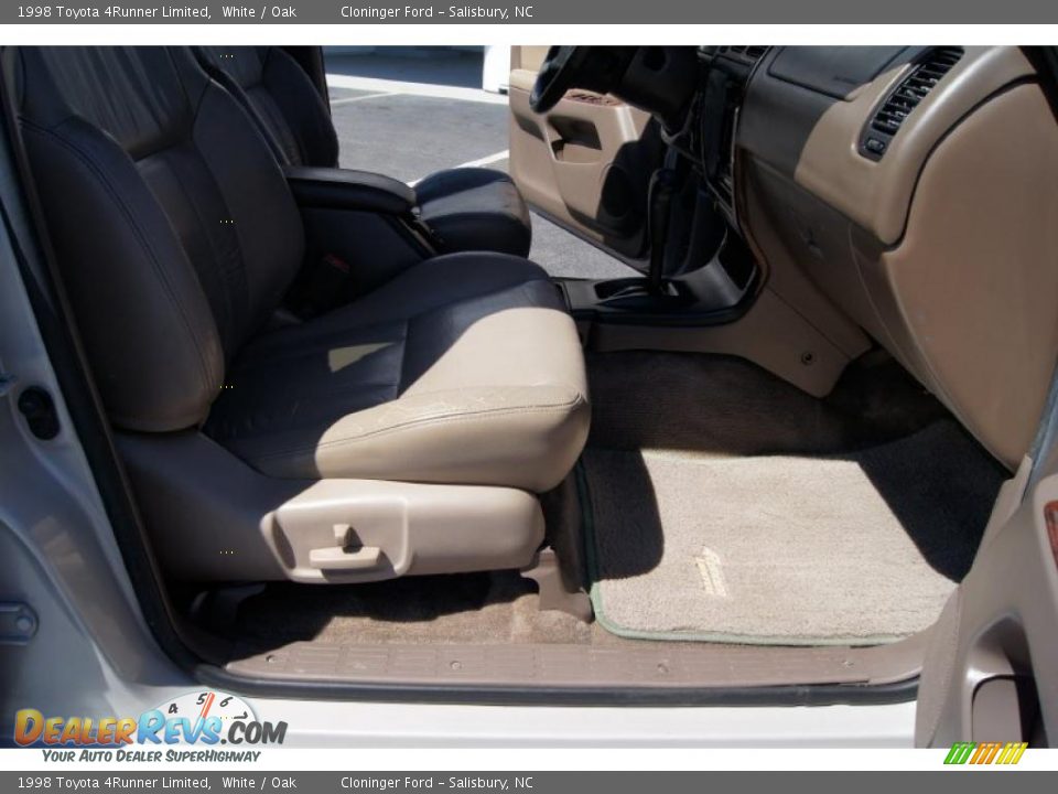 1998 Toyota 4Runner Limited White / Oak Photo #14
