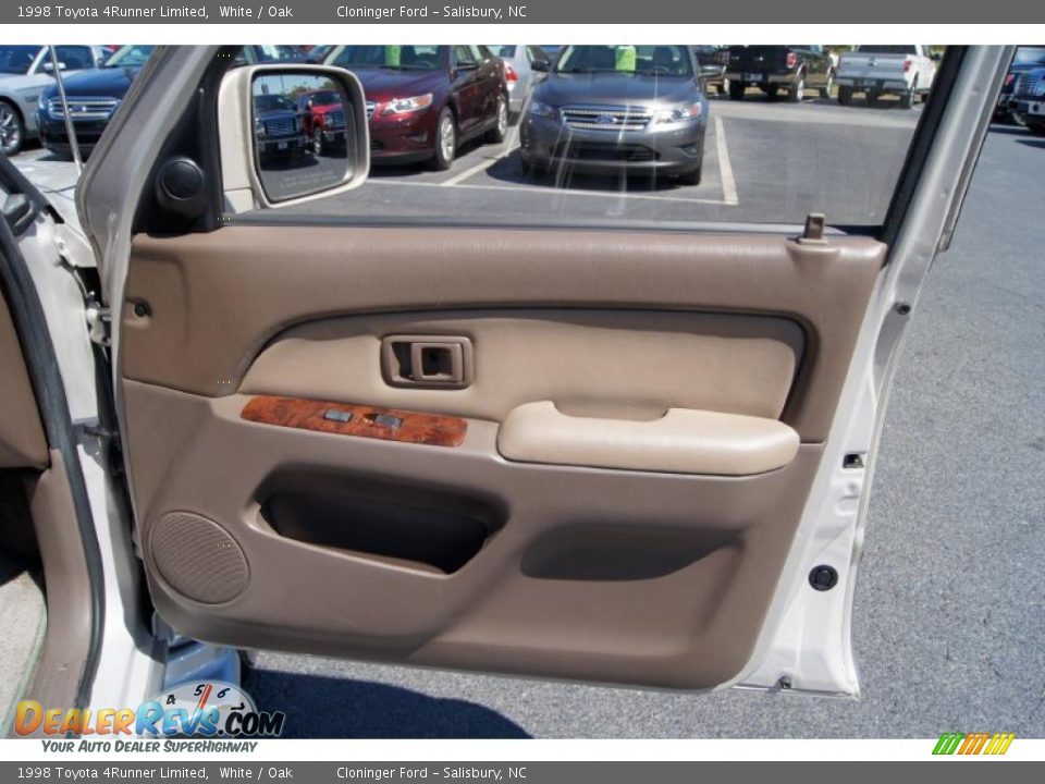 Door Panel of 1998 Toyota 4Runner Limited Photo #17