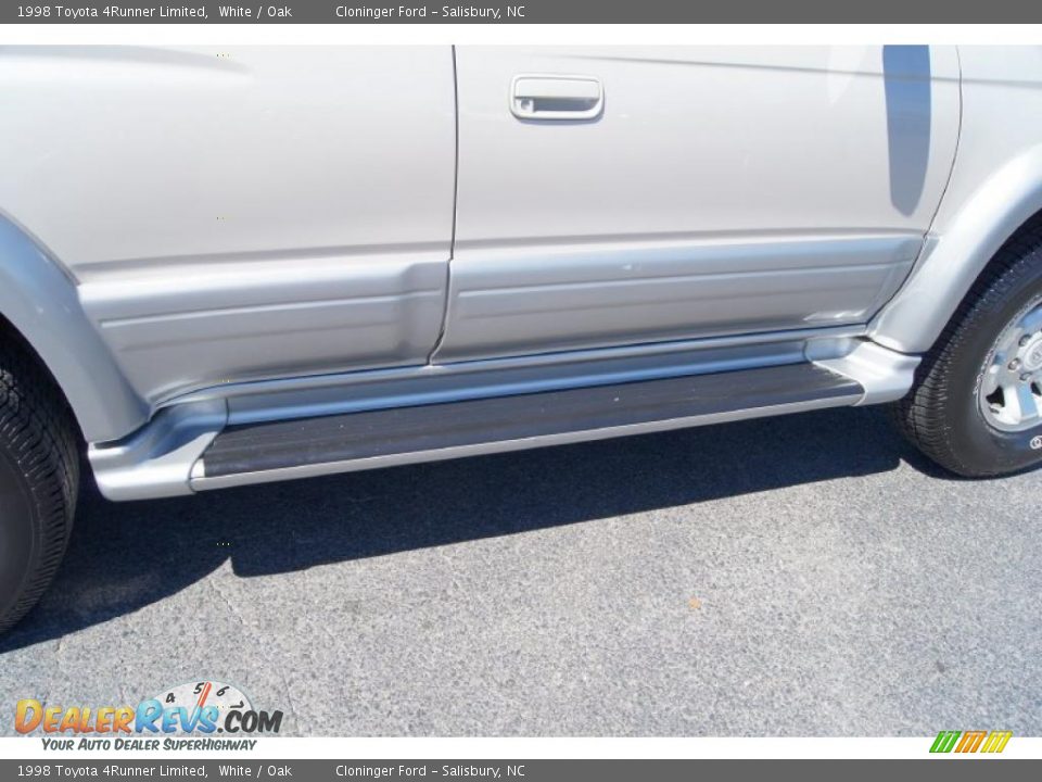 1998 Toyota 4Runner Limited White / Oak Photo #19