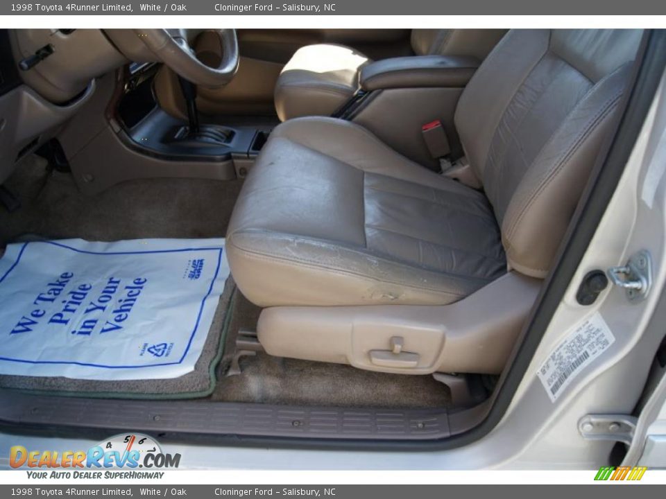 1998 Toyota 4Runner Limited White / Oak Photo #24