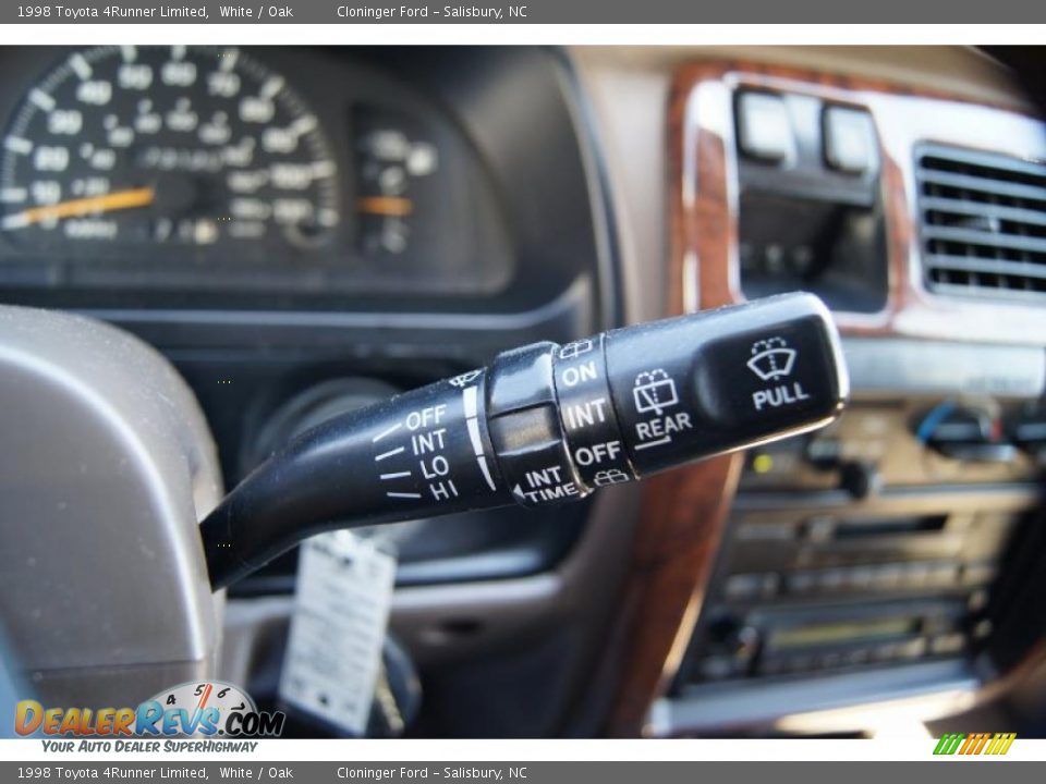 Controls of 1998 Toyota 4Runner Limited Photo #28