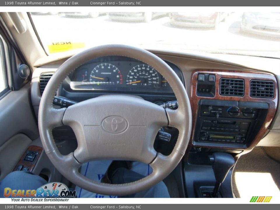 1998 Toyota 4Runner Limited White / Oak Photo #30