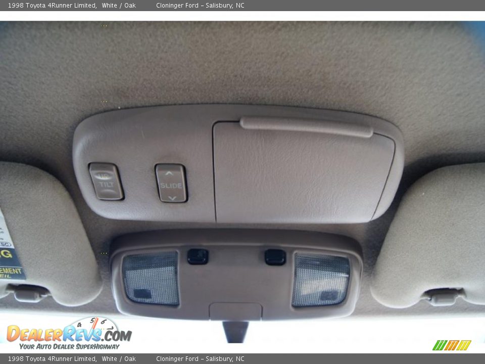 1998 Toyota 4Runner Limited White / Oak Photo #36