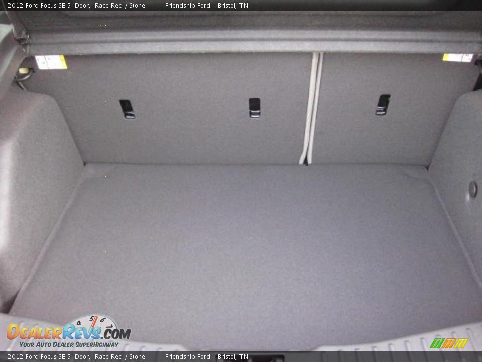 2012 Ford Focus SE 5-Door Trunk Photo #9