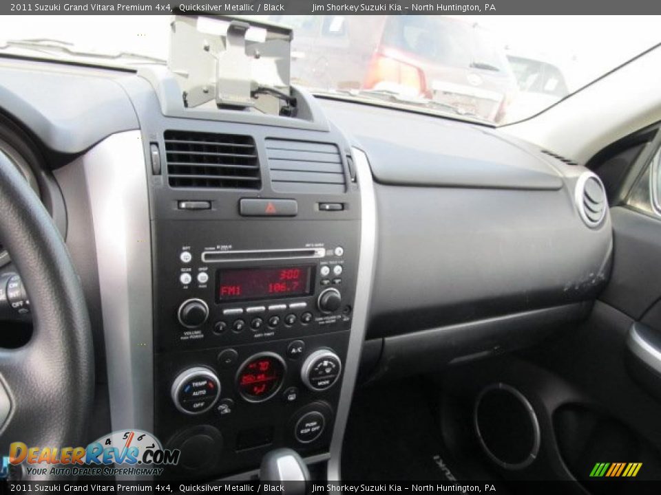 2011 Suzuki Grand Vitara Premium 4x4 Quicksilver Metallic / Black Photo #11