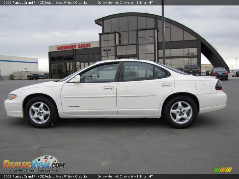 2002 Pontiac Grand Prix SE Sedan Ivory White / Graphite Photo #1