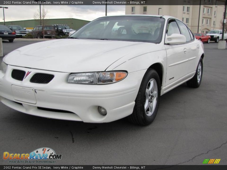 2002 Pontiac Grand Prix SE Sedan Ivory White / Graphite Photo #2