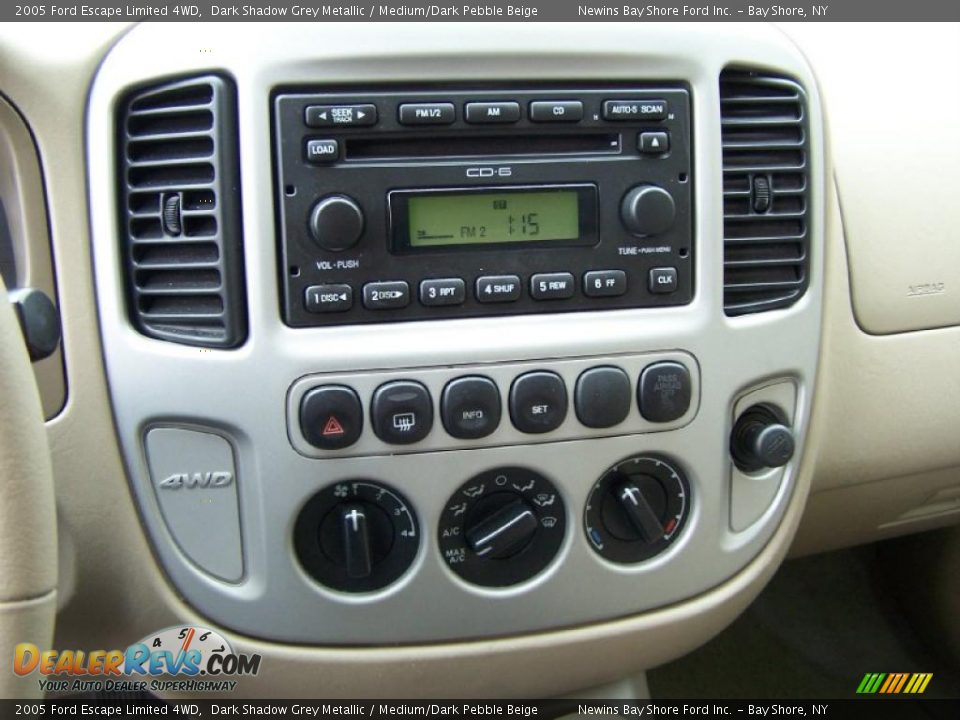 Controls of 2005 Ford Escape Limited 4WD Photo #10