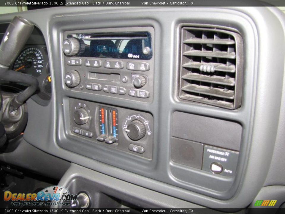 Controls of 2003 Chevrolet Silverado 1500 LS Extended Cab Photo #17