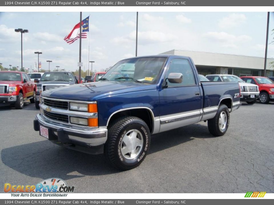 Front 3/4 View of 1994 Chevrolet C/K K1500 Z71 Regular Cab 4x4 Photo #6