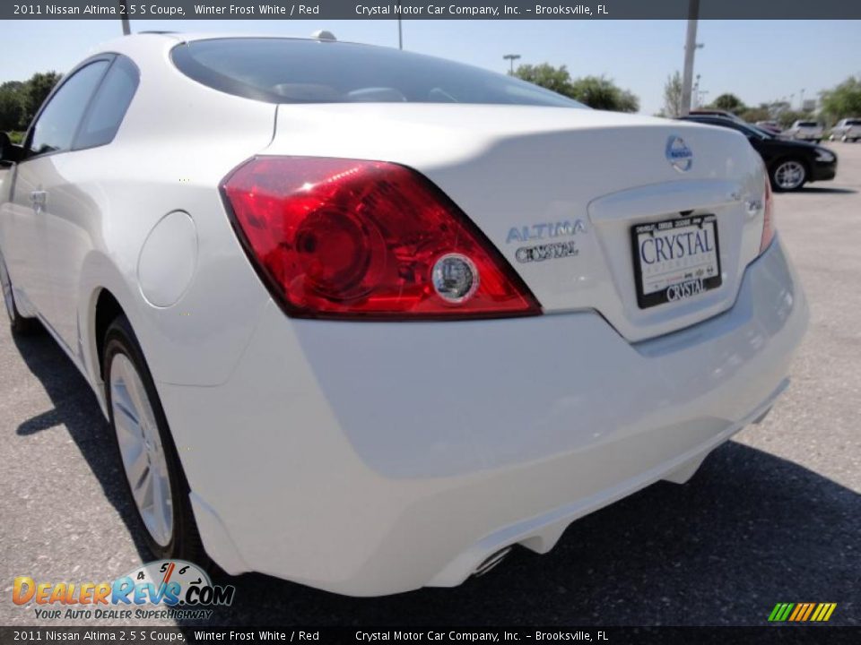 2011 Nissan Altima 2.5 S Coupe Winter Frost White / Red Photo #6