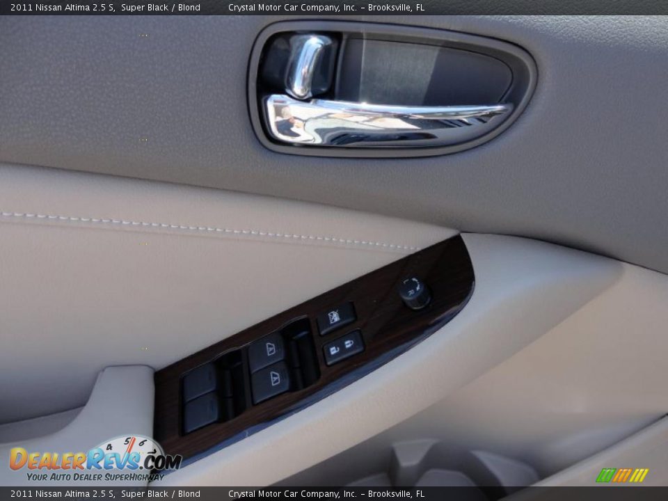 2011 Nissan Altima 2.5 S Super Black / Blond Photo #23