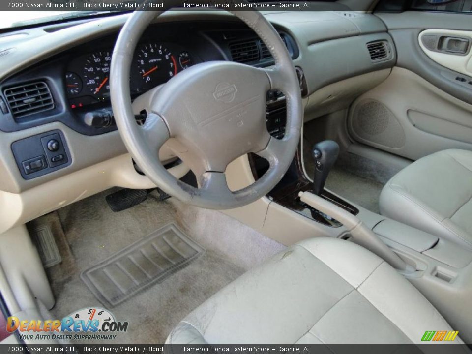 Blond Interior - 2000 Nissan Altima GLE Photo #13