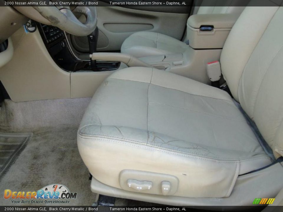 2000 Nissan Altima GLE Black Cherry Metallic / Blond Photo #14