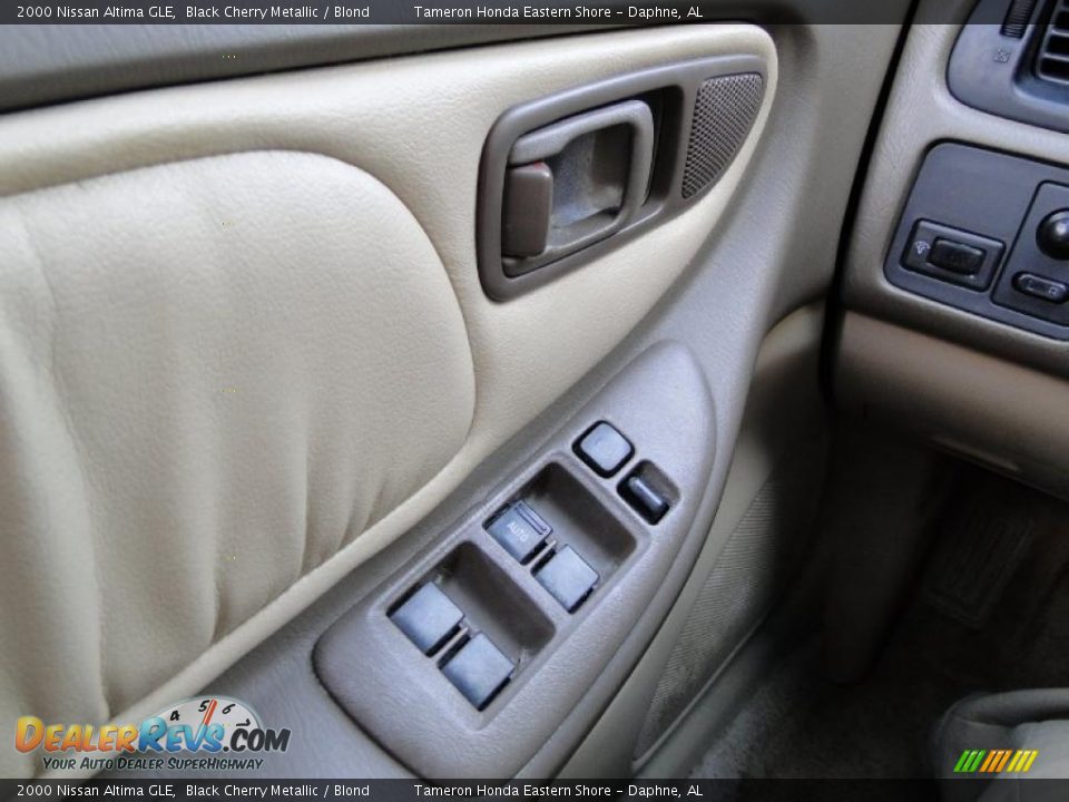 2000 Nissan Altima GLE Black Cherry Metallic / Blond Photo #15