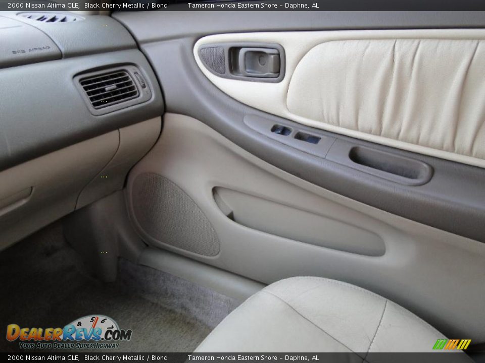 2000 Nissan Altima GLE Black Cherry Metallic / Blond Photo #22