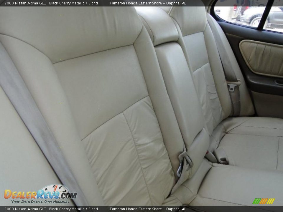 2000 Nissan Altima GLE Black Cherry Metallic / Blond Photo #29