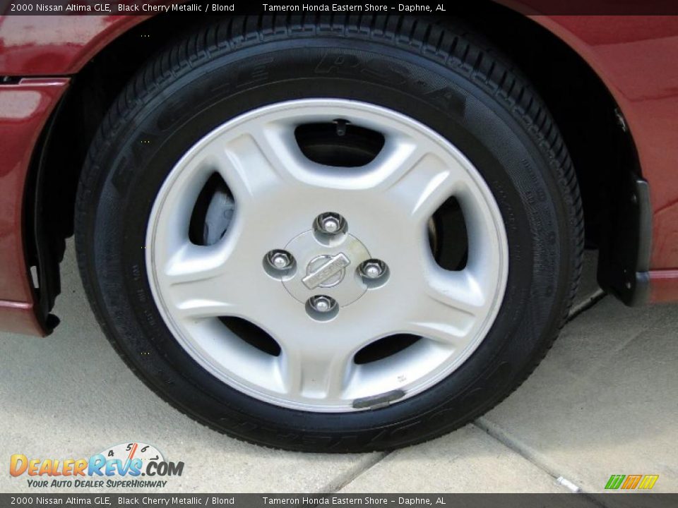 2000 Nissan Altima GLE Wheel Photo #32