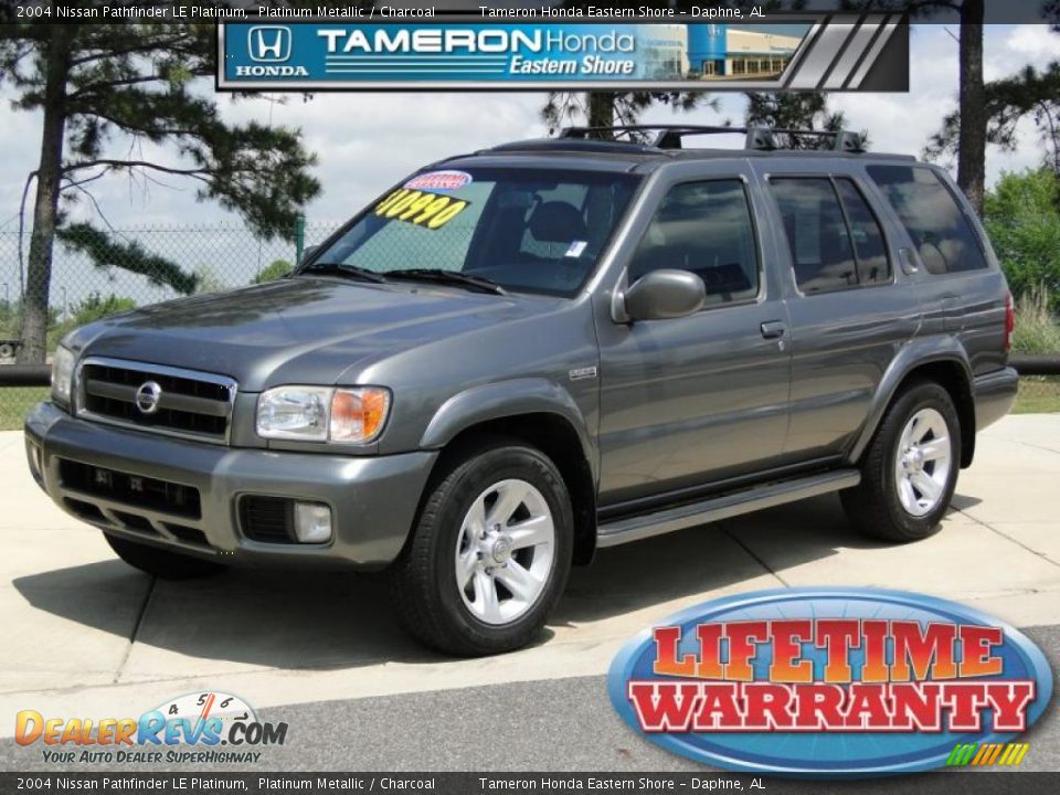 2004 Nissan Pathfinder LE Platinum Platinum Metallic / Charcoal Photo #1