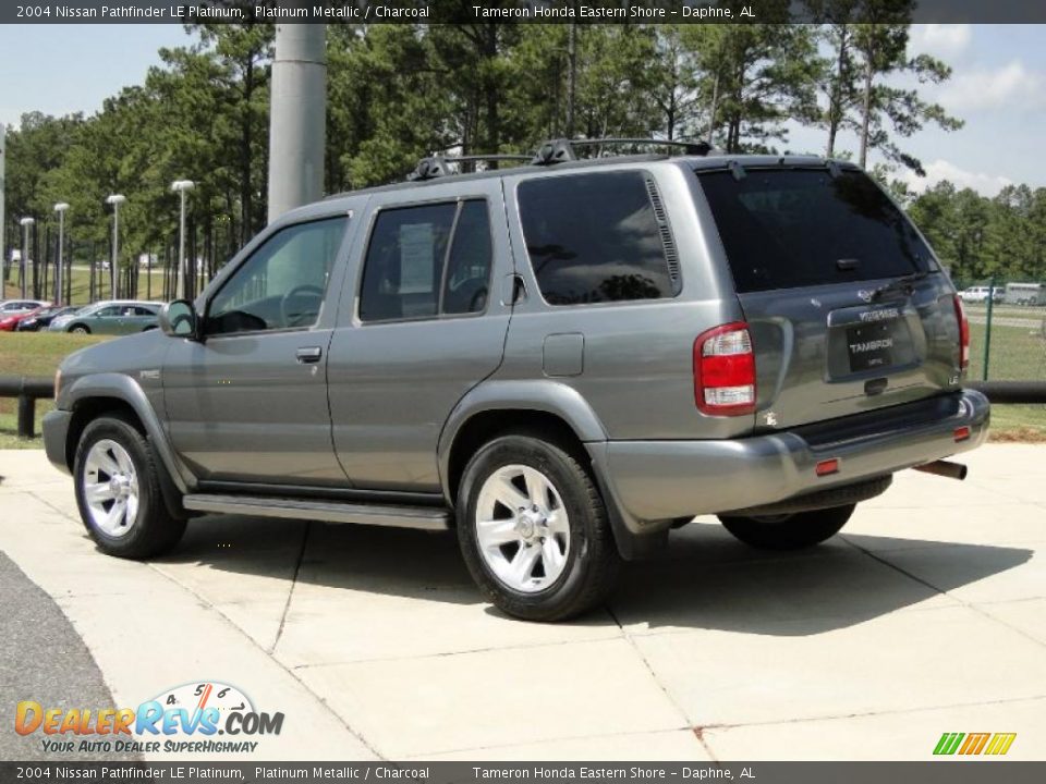 2004 Nissan Pathfinder LE Platinum Platinum Metallic / Charcoal Photo #5