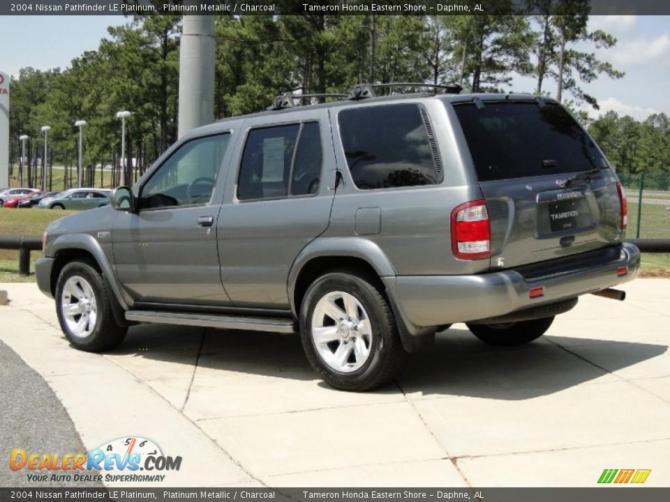 2004 Nissan Pathfinder LE Platinum Platinum Metallic / Charcoal Photo #6