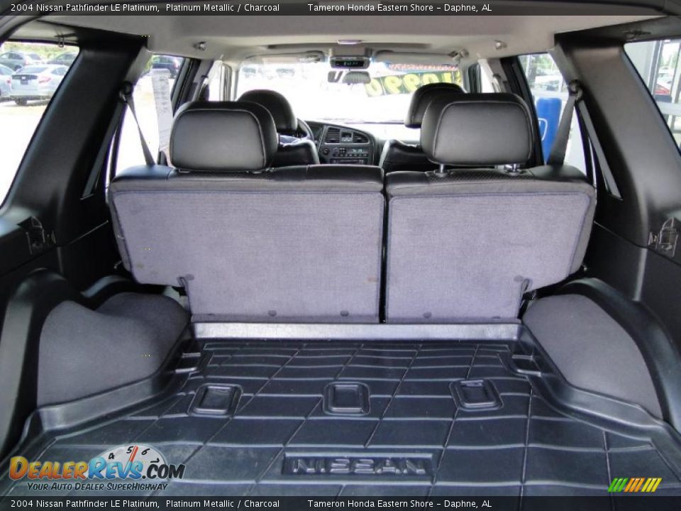 2004 Nissan Pathfinder LE Platinum Trunk Photo #33