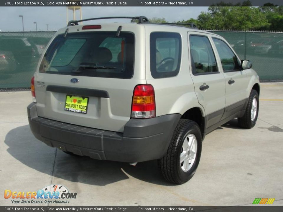 2005 Ford Escape XLS Gold Ash Metallic / Medium/Dark Pebble Beige Photo #3