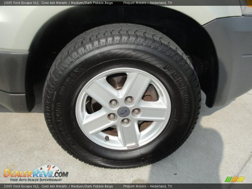 2005 Ford Escape XLS Gold Ash Metallic / Medium/Dark Pebble Beige Photo #15