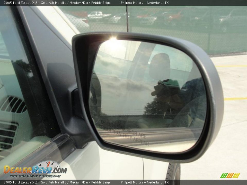 2005 Ford Escape XLS Gold Ash Metallic / Medium/Dark Pebble Beige Photo #17