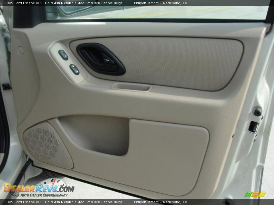 2005 Ford Escape XLS Gold Ash Metallic / Medium/Dark Pebble Beige Photo #22