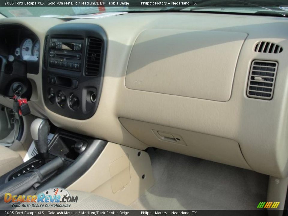 2005 Ford Escape XLS Gold Ash Metallic / Medium/Dark Pebble Beige Photo #23