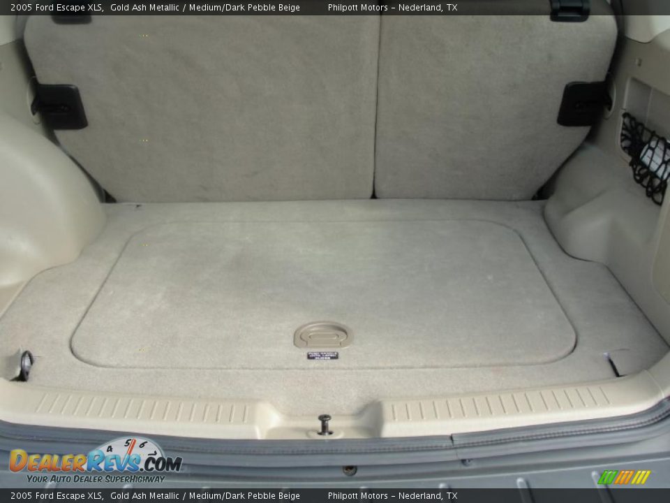 2005 Ford Escape XLS Gold Ash Metallic / Medium/Dark Pebble Beige Photo #26