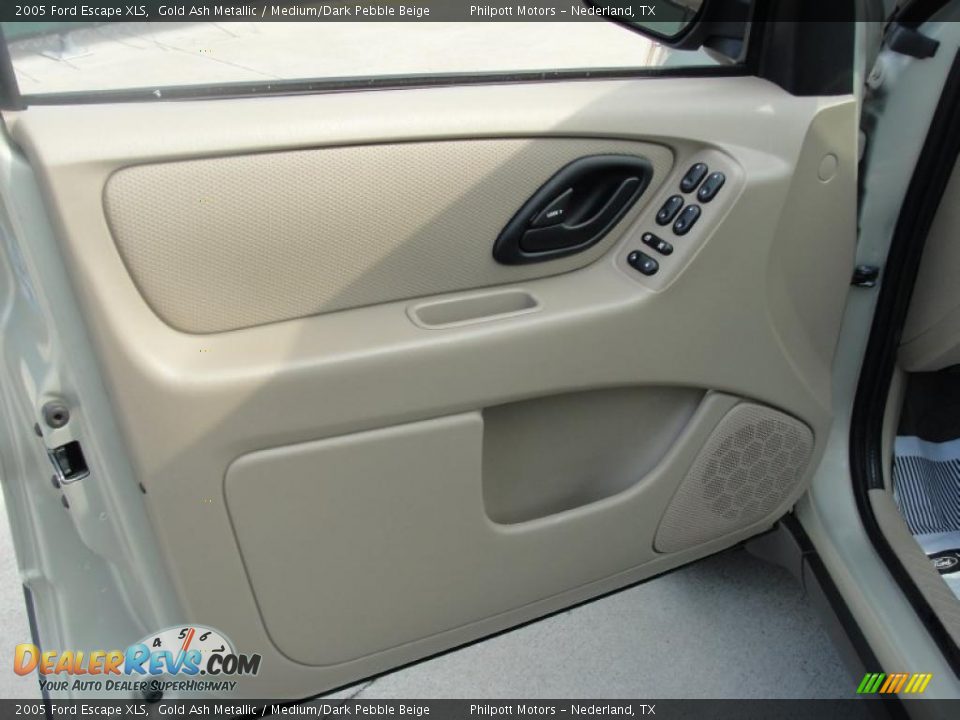 2005 Ford Escape XLS Gold Ash Metallic / Medium/Dark Pebble Beige Photo #30