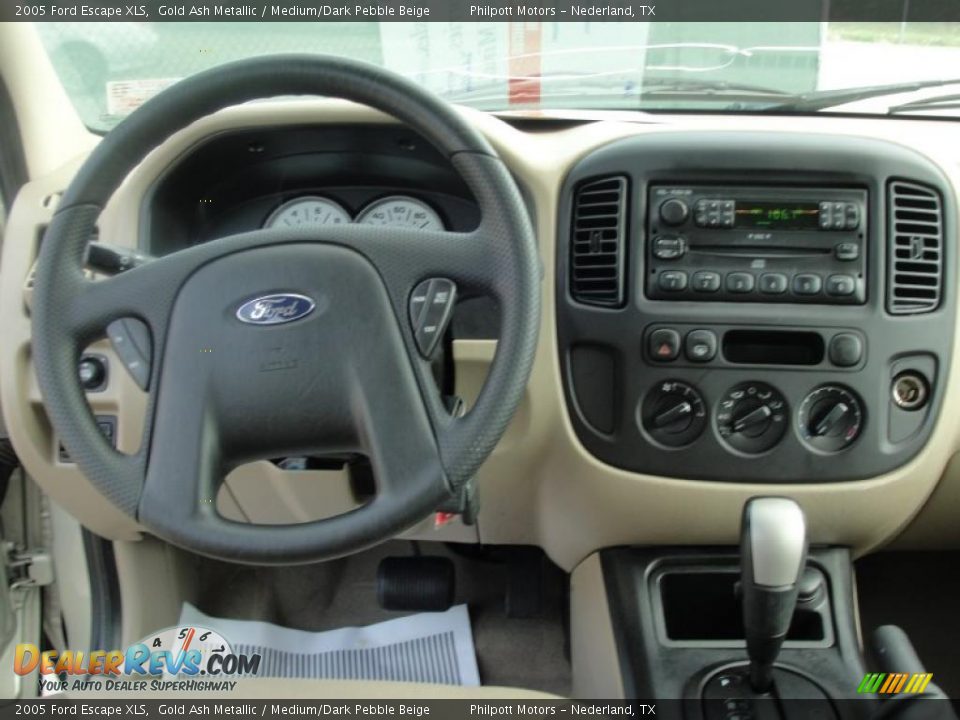 2005 Ford Escape XLS Gold Ash Metallic / Medium/Dark Pebble Beige Photo #34