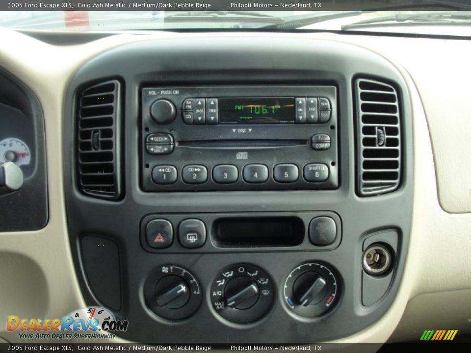 2005 Ford Escape XLS Gold Ash Metallic / Medium/Dark Pebble Beige Photo #35