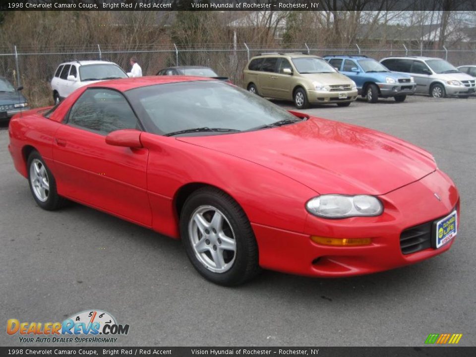 Front 3/4 View of 1998 Chevrolet Camaro Coupe Photo #14