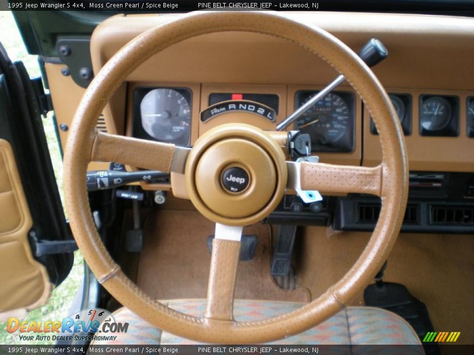 1995 Jeep Wrangler S 4x4 Steering Wheel Photo #12